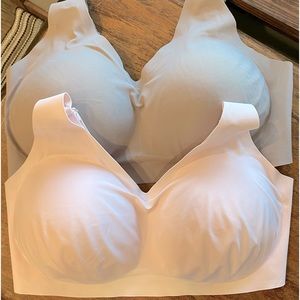 NWOT 2 Women’s Bras